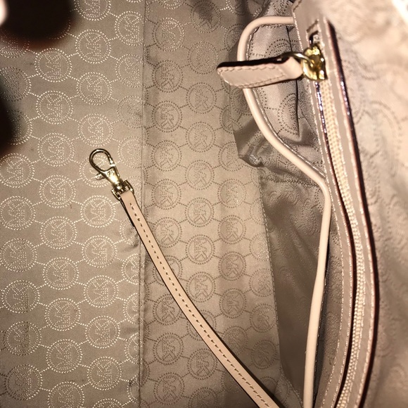 Michael Kors Large white and navy Grayson - Picture 10 of 10